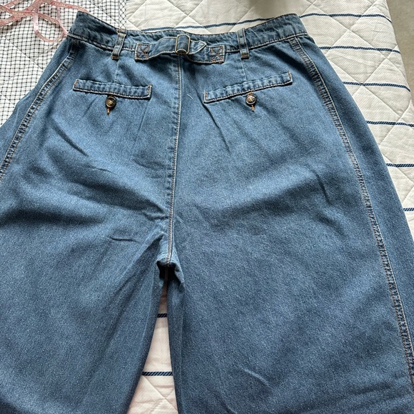 COPY - High waisted- wide leg “mom jeans”. Size 8 - Picture 6 of 6